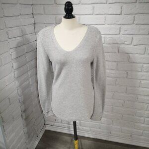 Talbots Ladies Size Medium Light Grey V-neck Round Hem Lightweight Sweater